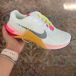 Nike Women’s Metcon 7 X “Rawdacious” Size 8